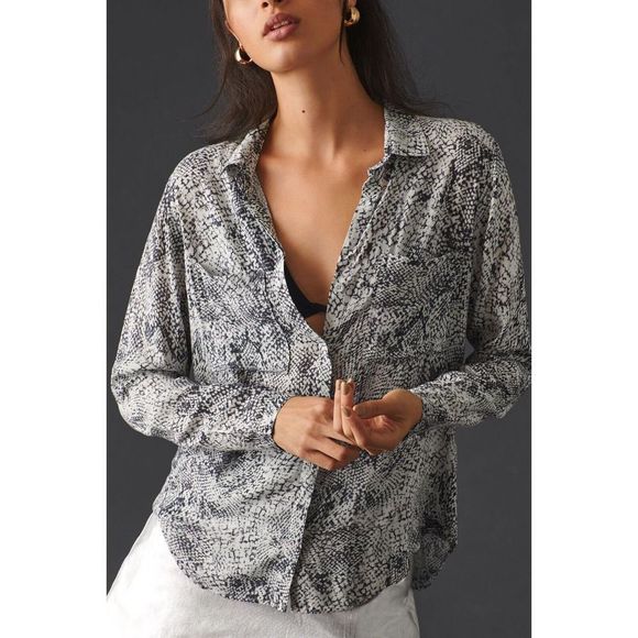 cloth & stone Tops - Anthropologie Cloth & Stone Shirt Top Womens XS Gray/Black Snake Print Button Up